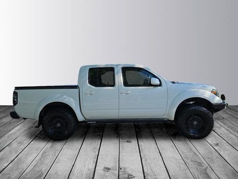 Used 2016 Nissan Frontier PRO-4X AWD/4WD image 6