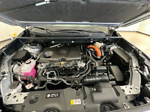 Used 2025 Toyota RAV4 LE AWD/4WD image 34