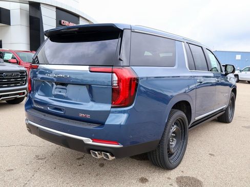 New 2026 GMC Yukon XL Denali w/ Denali Reserve Package AWD/4WD image 3