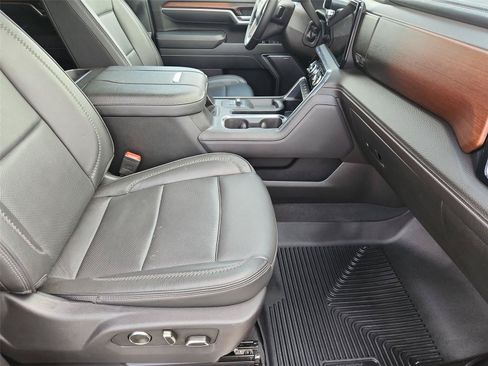 Used 2025 GMC Sierra 2500 Denali w/ Denali Reserve Package AWD/4WD image 29