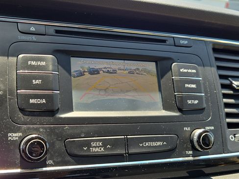 Used 2016 Kia Sedona EX FWD image 29
