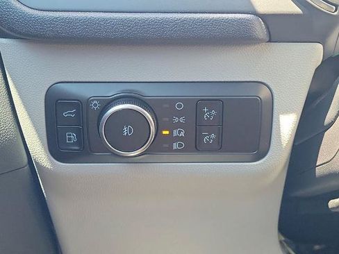 Certified 2025 Ford Escape SE w/ PHEV Premium Package FWD image 23