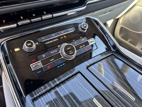 Used 2023 Lincoln Navigator Black Label image 24