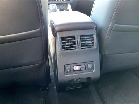 Used 2024 Mitsubishi Outlander SEL AWD/4WD image 30