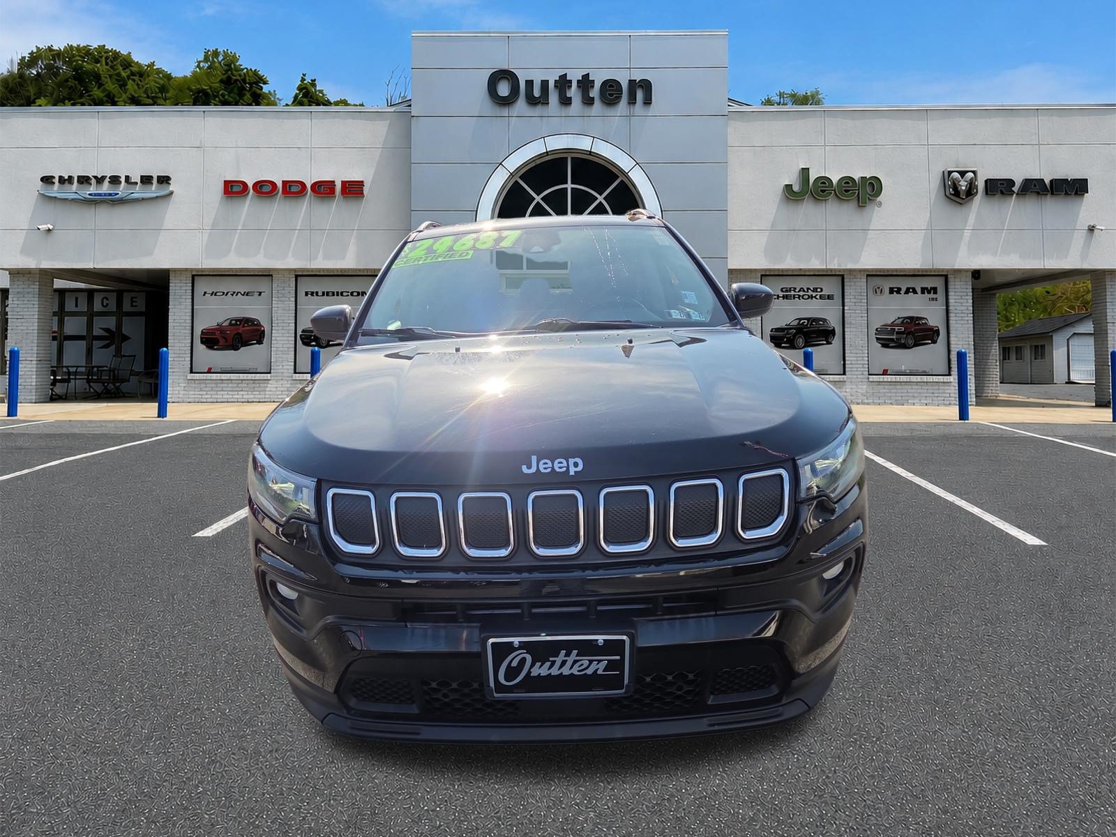 Certified 2022 Jeep Compass Latitude AWD/4WD image 9