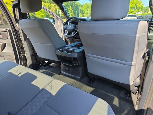 Used 2025 Toyota Tundra SR5 w/ SR5 Convenience Package AWD/4WD image 11