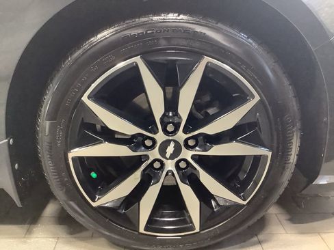 Used 2017 Chevrolet Malibu LT image 25