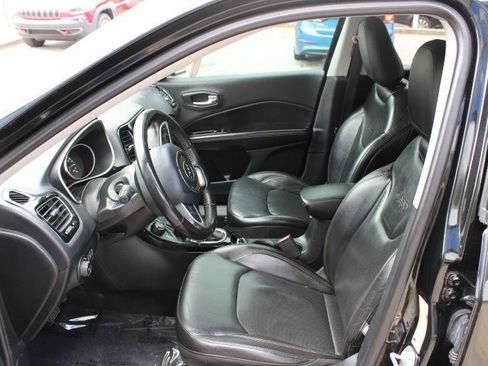 Used 2018 Jeep Compass Limited w/ Navigation Group AWD/4WD image 10