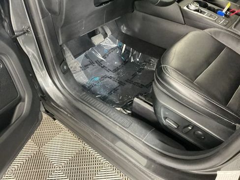 Used 2020 Ford Escape Titanium AWD/4WD image 16