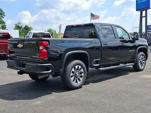 Used 2025 Chevrolet Silverado 2500 Custom w/ Custom Value Package AWD/4WD image 6