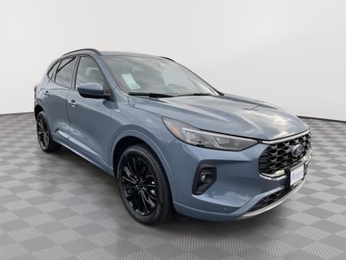 Used 2025 Ford Escape ST-Line Elite w/ Premium Technology Package AWD/4WD image 3