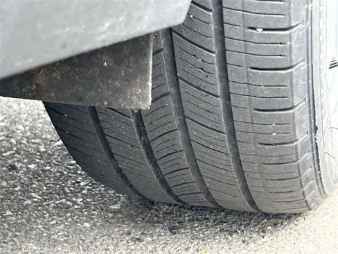 Used 2022 Chevrolet Bolt EUV Premier w/ Sun & Sound Package image 18