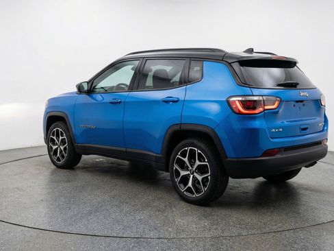 Used 2025 Jeep Compass Limited image 6
