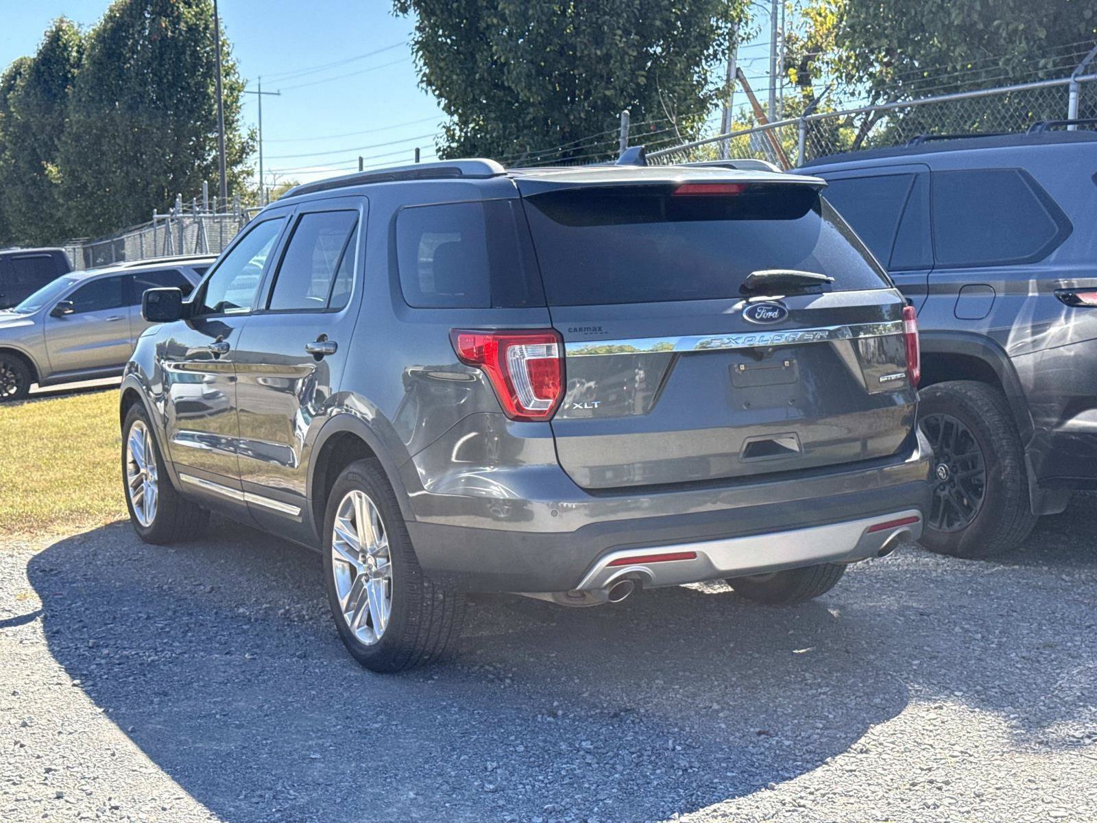 Used 2016 Ford Explorer XLT w/ Equipment Group 202A FWD image 5