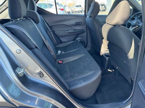 Used 2020 Nissan Kicks S image 11