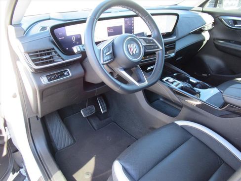 Used 2025 Buick Envision Sport Touring image 13