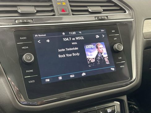 Used 2020 Volkswagen Tiguan SE image 15