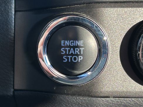 Certified 2023 Toyota Tacoma TRD Off-Road image 30