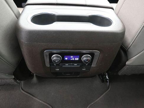 Used 2022 Chevrolet Tahoe LT w/ LT Signature Package AWD/4WD image 18
