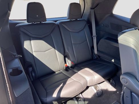 Used 2022 Cadillac XT6 Premium Luxury w/ Technology Package image 28