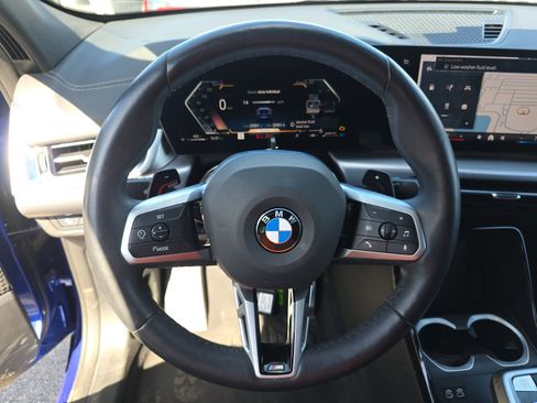 Used 2025 BMW X2 xDrive28i w/ M Sport Package AWD/4WD image 4