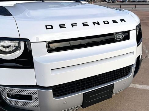 Used 2023 Land Rover Defender 110 S image 29