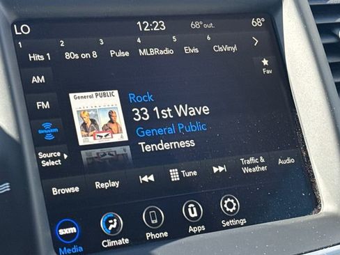 Used 2023 Chrysler 300 Touring w/ Sport Appearance Package image 19