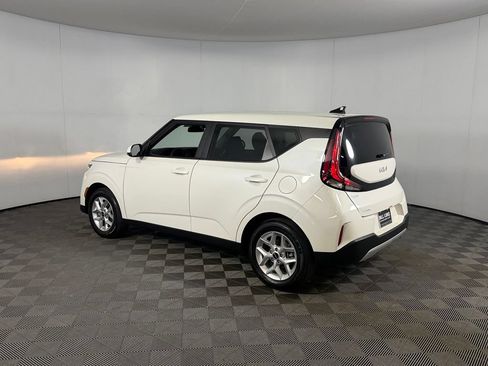 Used 2025 Kia Soul FWD image 10