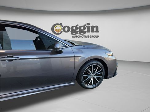 Used 2023 Toyota Camry SE image 32