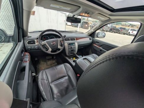 Used 2013 GMC Yukon XL SLT w/ SLT-2 Equipment Package image 6