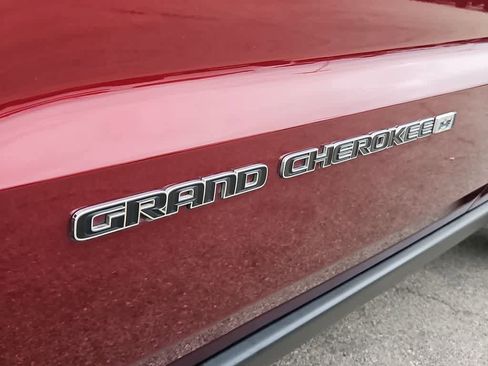Used 2022 Jeep Grand Cherokee Limited image 13