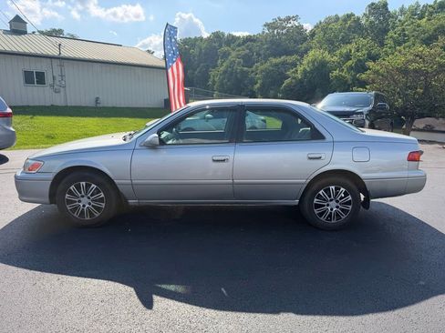 Used 2001 Toyota Camry FWD image 8