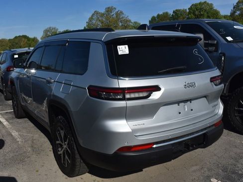 Used 2025 Jeep Grand Cherokee L Limited w/ Luxury Tech Group II image 5