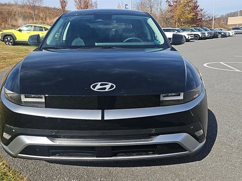 New 2026 Hyundai Ioniq 5 SEL image 2