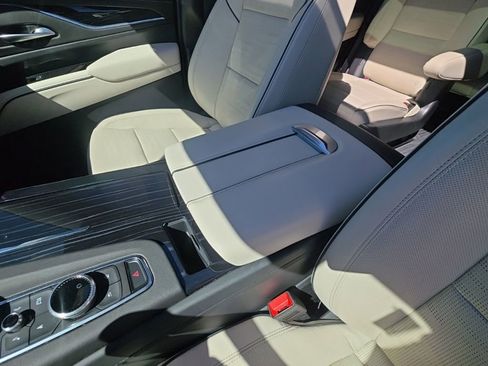 Used 2024 Cadillac Escalade Sport w/ Heavy-Duty Trailer Package image 39