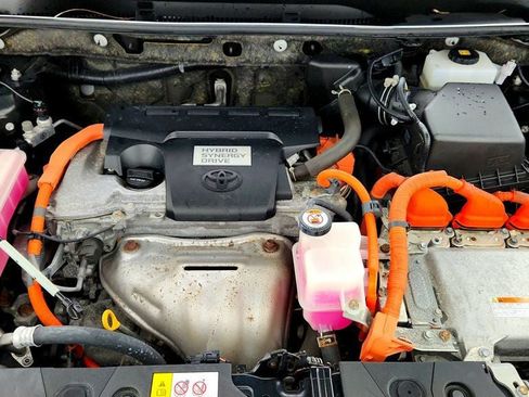 Used 2018 Toyota RAV4 SE AWD/4WD image 25