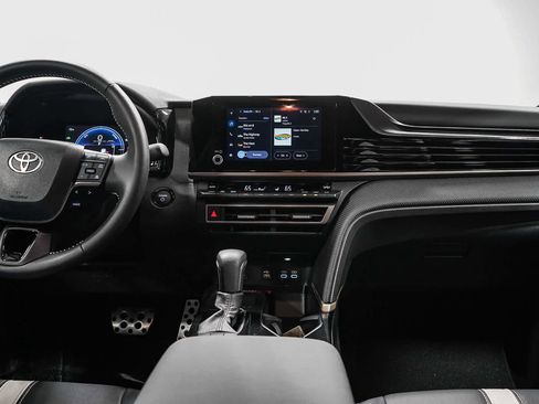 Used 2026 Toyota Camry SE image 15