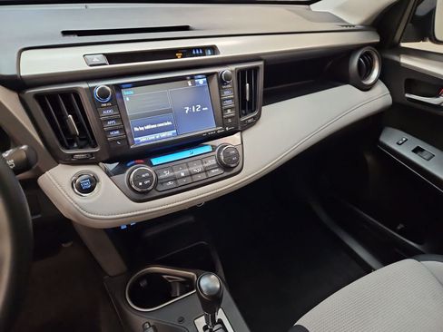 Used 2018 Toyota RAV4 XLE FWD image 29