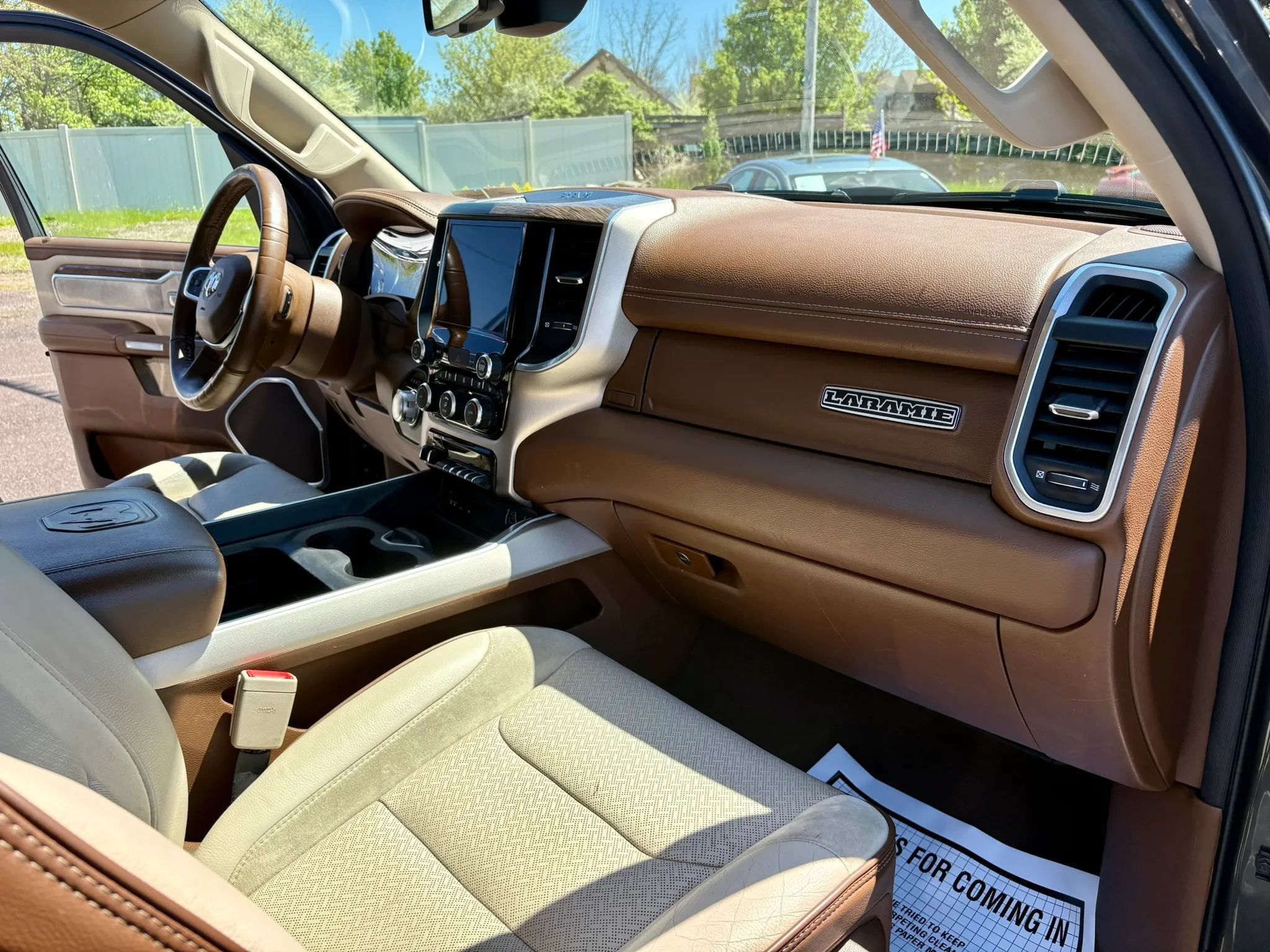 Used 2019 RAM 1500 Laramie AWD/4WD image 22