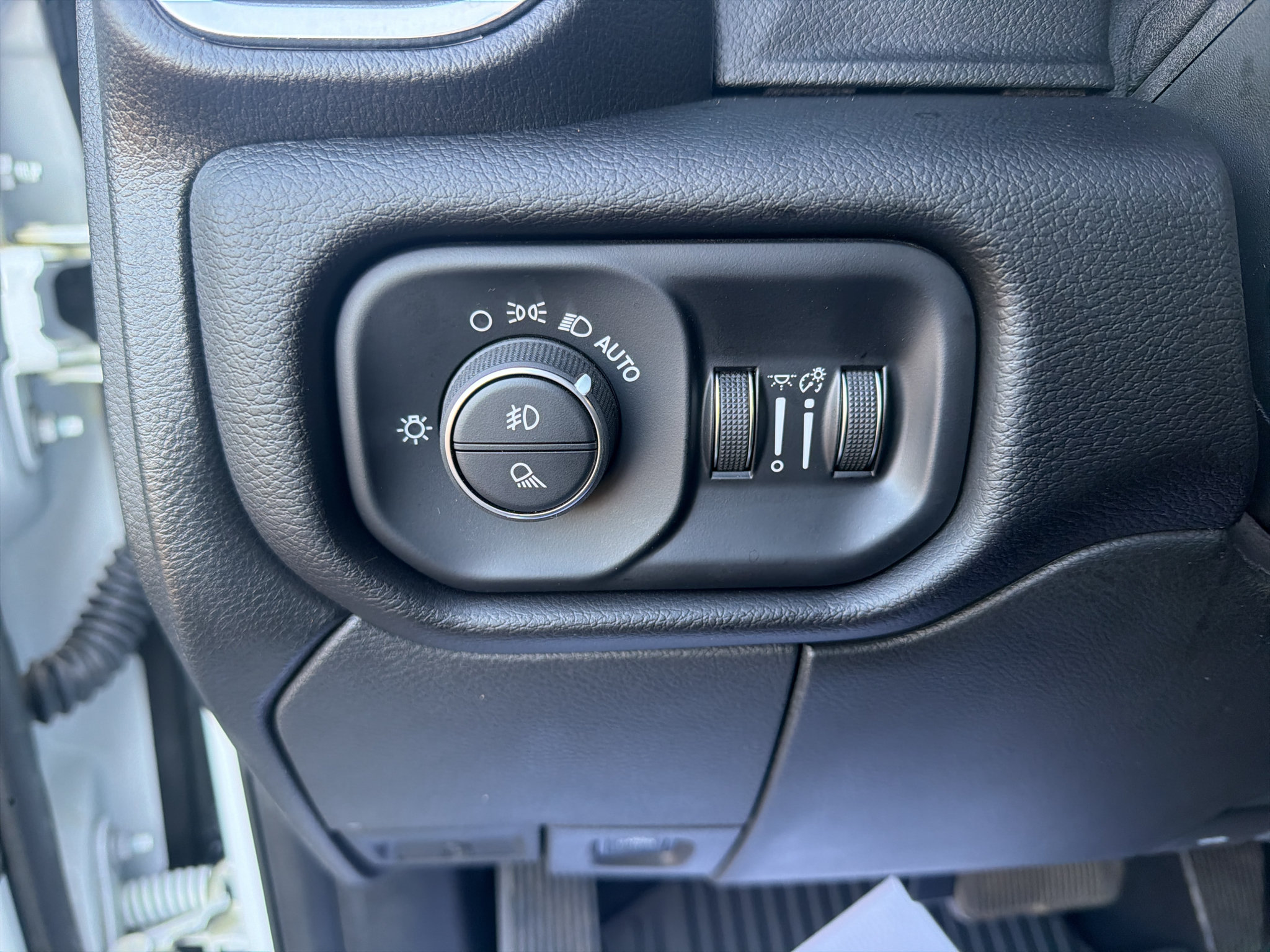 Used 2024 RAM 2500 Laramie w/ Safety Group AWD/4WD image 13
