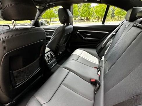 Used 2018 BMW 328d Sedan w/ Premium Package RWD image 16