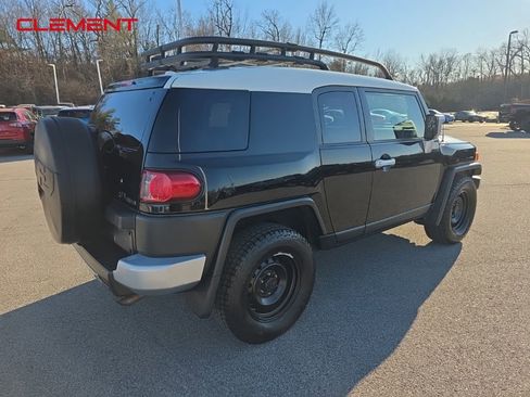 Used 2011 Toyota FJ Cruiser 2WD w/ Convenience Pkg image 8