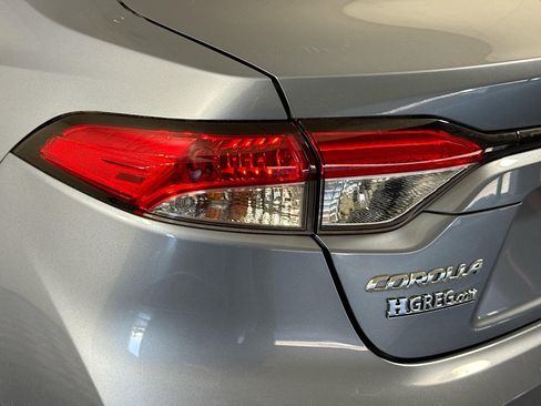 Used 2021 Toyota Corolla LE FWD image 35