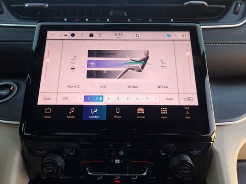 New 2025 Jeep Grand Cherokee Limited image 4