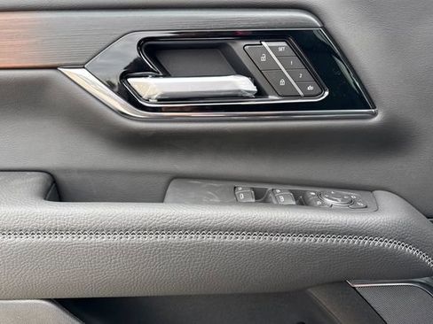 New 2026 GMC Yukon Denali w/ Sun & Power Step Package AWD/4WD image 11