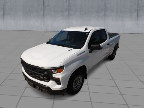 Used 2025 Chevrolet Silverado 1500 W/T RWD image 2