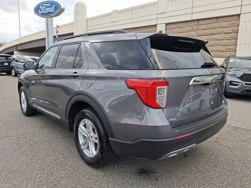 Used 2022 Ford Explorer XLT w/ Equipment Group 202A image 6