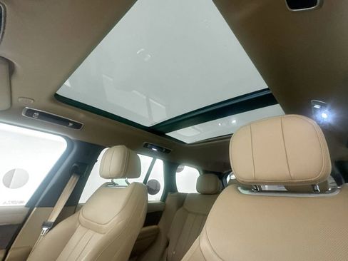 Certified 2025 Land Rover Range Rover SE AWD/4WD image 20