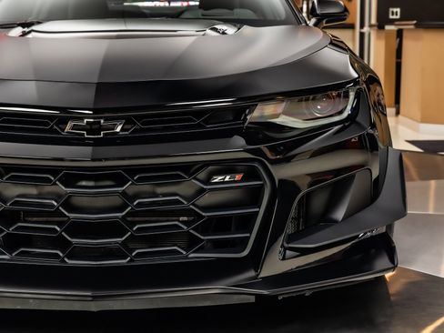 Used 2022 Chevrolet Camaro ZL1 image 28