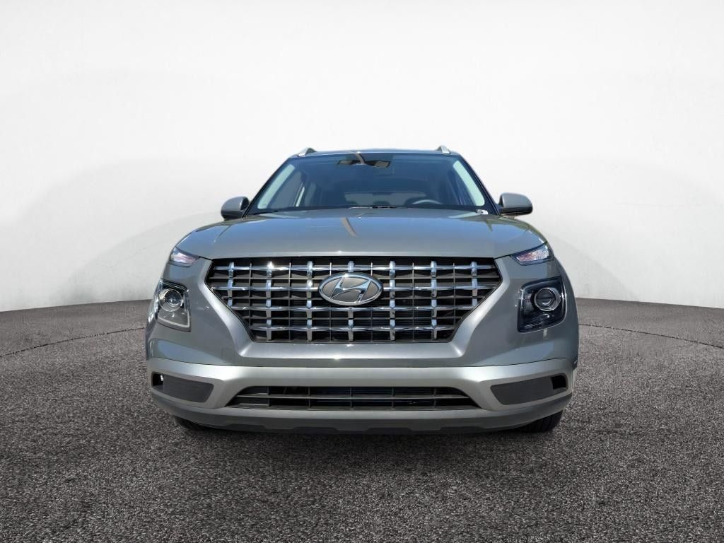 New 2026 Hyundai Venue SEL FWD image 2